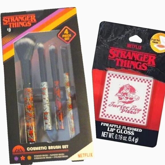 Netflix STRANGER THINGS MakeUp Brushes And Lipgloss Set NWT - Picture 1 of 14